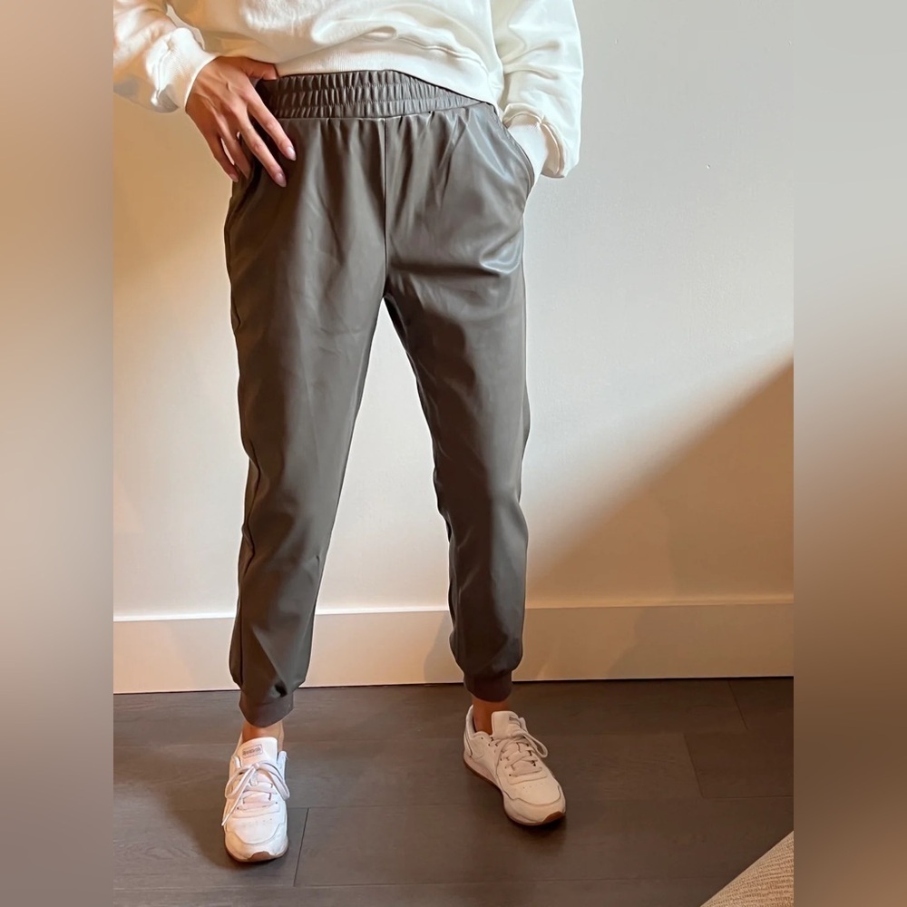 RD STYLE - “Bella” Vegan-Leather, Faux-leather Joggers. Large